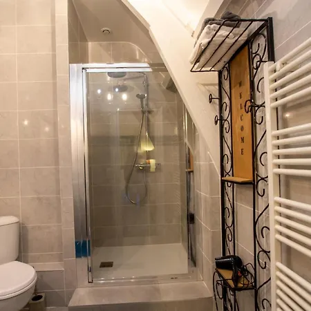 Maison Croix Du Sud. Fruits De La Passion